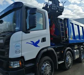 Autocarro 4 assi Scania