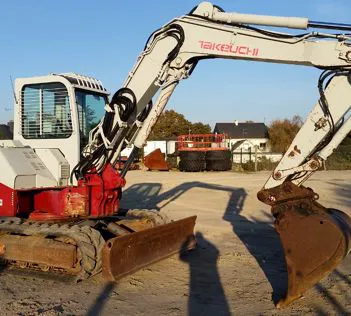 Escavatore takeuchi